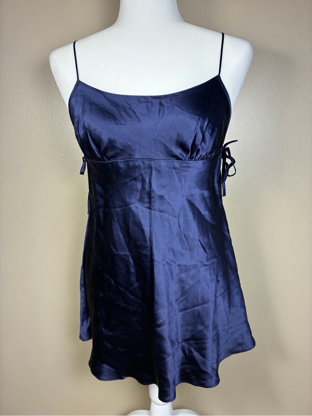 Victoria Secret 100% Silk VTG y2k Camisole Slip Dress Chemise